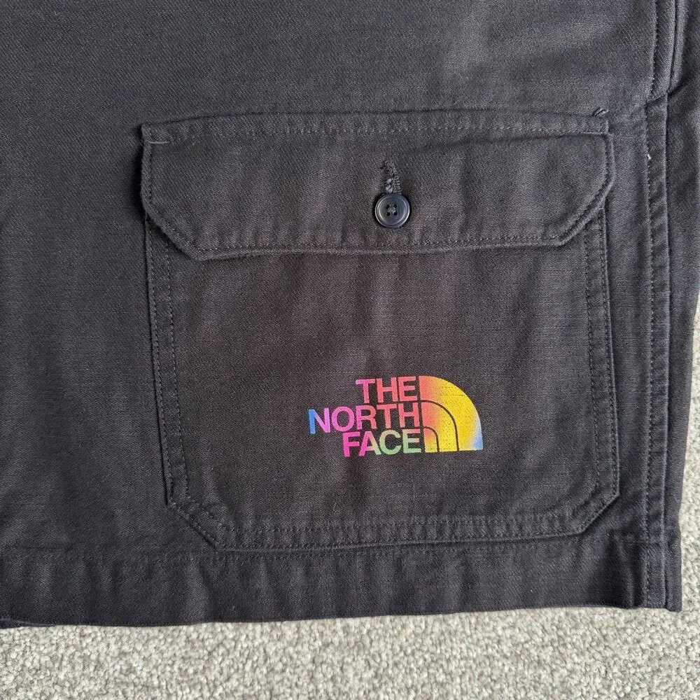 The North Face Valley Cargo Shorts Black Canvas 7” Inseam Size 31 Reg NEW